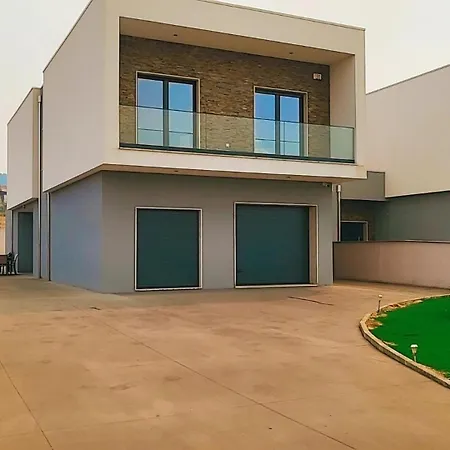 Machado Chaves Willa